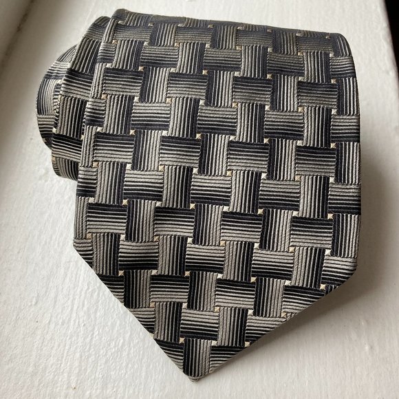 Ermenegildo Zegna Other - Ermenegildo Zegna Couture Tie. Made in Italy.